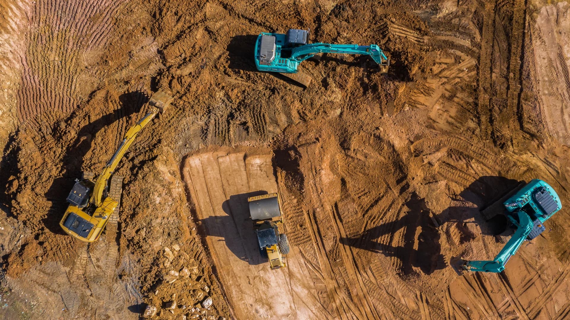 Diesel engine mechanic performing diagnostic inspection